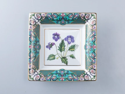 Подставка для мелочей в подарочной упаковке, форма Квадратная, рисунок Фиалка надрезанная, арт 81.34214.00.1 Подставка для мелочей в подарочной упаковке, форма Квадратная, рисунок Фиалка надрезанная, арт 81.34214.00.1