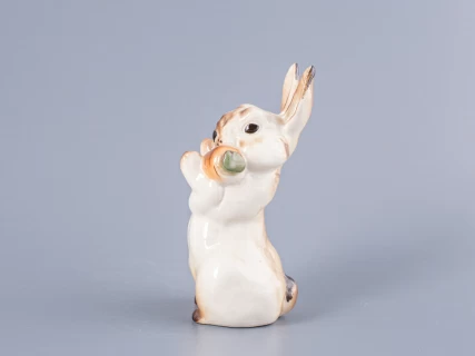 Скульптура Заяц с морковкой № 2 арт. 82.01963.00.1, 