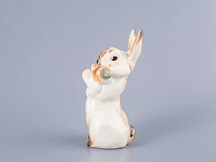 Скульптура Заяц с морковкой № 2 арт. 82.01963.00.1