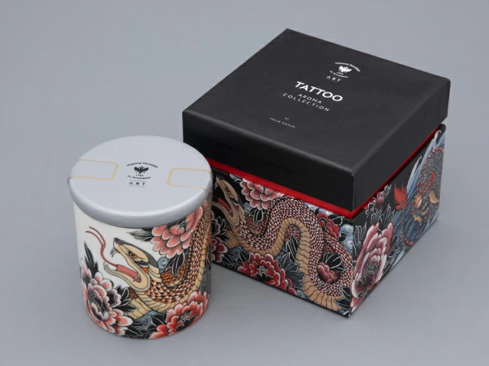 Свеча ароматическая в подарочной упаковке, форма top, рисунок Tattoo SERPENTA аромат Зимний лес, арт. 81.32803.00.1, серпента