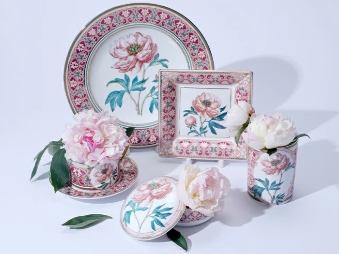 Тарелка декоративная 270 мм в подарочной упаковке, форма Европейская, рисунок Дивный Пион, арт. 81.32771.00.1,  Тарелка декоративная 270 мм в подарочной упаковке, форма Европейская, рисунок Дивный Пион, арт. 81.32771.00.1,