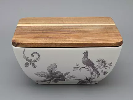 Салатник большого размера с деревянной крышкой форма Стандартная, рисунок Monplaisir Violet в упаковке арт 42.00063.00.1