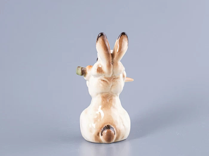Скульптура Заяц с морковкой № 2 арт. 82.01963.00.1, 