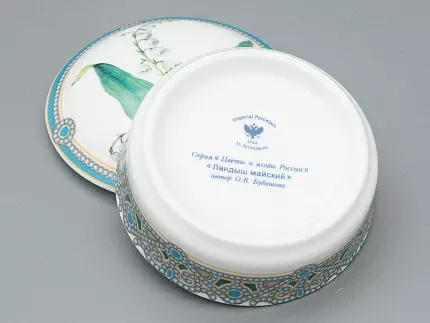 Туалетная коробочка в подарочной упаковке, форма Круглая, рисунок Ландыш майский, арт 81.33187.00.1