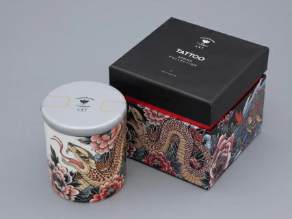Свеча ароматическая в подарочной упаковке, форма tоp, рисунок TATTOO SERPENTA аромат Северное сияние, арт. 81.32802.00.1, 