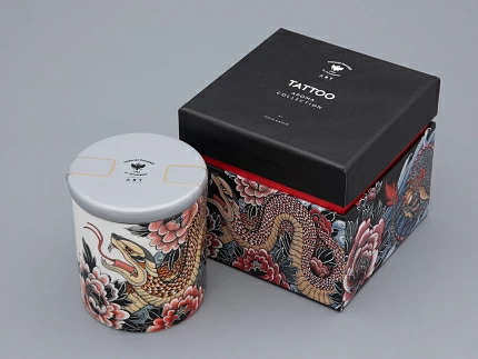 Свеча ароматическая в подарочной упаковке, форма tоp, рисунок TATTOO SERPENTA аромат Северное сияние, арт. 81.32802.00.1 Свеча ароматическая в подарочной упаковке, форма tоp, рисунок TATTOO SERPENTA аромат Северное сияние, арт. 81.32802.00.1