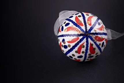 Елочная игрушка Шар, рисунок Праздничное конфетти, арт 60.15216.00.1