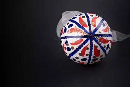 Елочная игрушка Шар, рисунок Праздничное конфетти, арт 60.15216.00.1