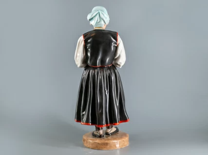 Скульптура Народности России. Финская женщина, арт. 82.93095.00.1, 