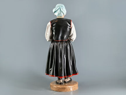 Скульптура Народности России. Финская женщина, арт. 82.93095.00.1