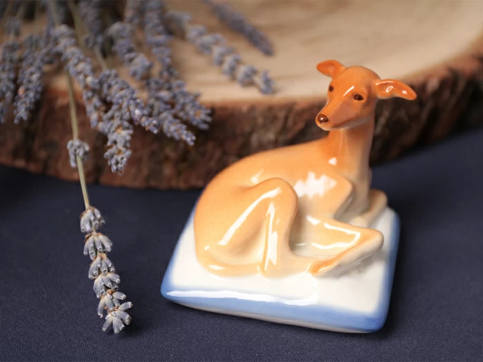 Скульптура Левретка на подушке Лилли арт. 82.81318.00.1, 