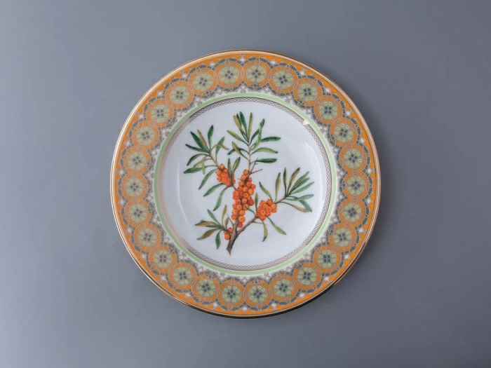 Тарелка декоративная 270 мм в подарочной упаковке форма Европейская рисунок Облепиха сибирская, арт. 81.33947.00.1, 