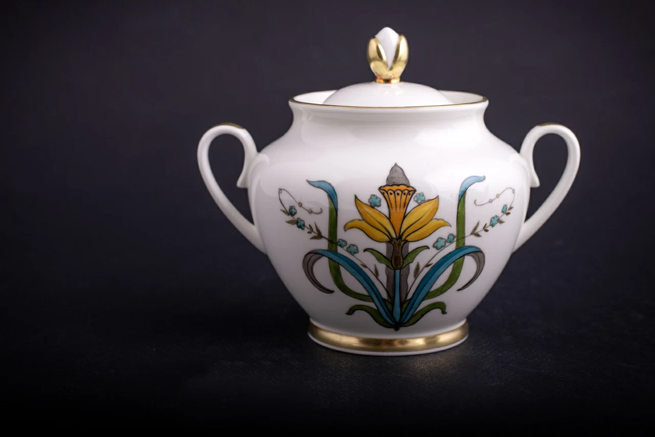 Сервиз чайный форма Весенняя, рисунок Золотой Нарцисс на 6 персон, 20 предметов, арт 61.21040.00.1,  Сервиз чайный форма Весенняя, рисунок Золотой Нарцисс на 6 персон, 20 предметов, арт 61.21040.00.1,