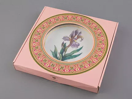 Тарелка декоративная 270 мм в подарочной упаковке, форма Европейская, рисунок Нежный Ирис, арт. 81.32770.00.1
