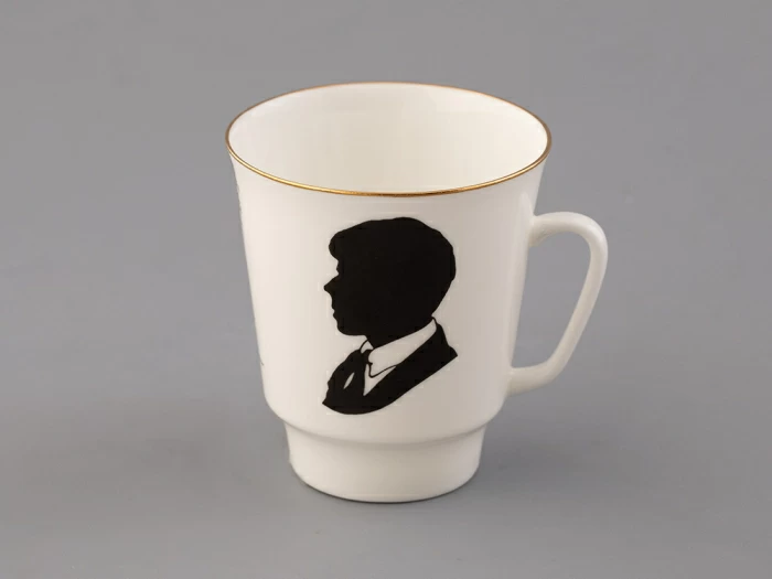 Подарочный набор на 2 персоны Чашка с блюдцем форма Майская, рисунок Русские писатели Есенин, Цветаева, арт. 81.33293.00.1, 