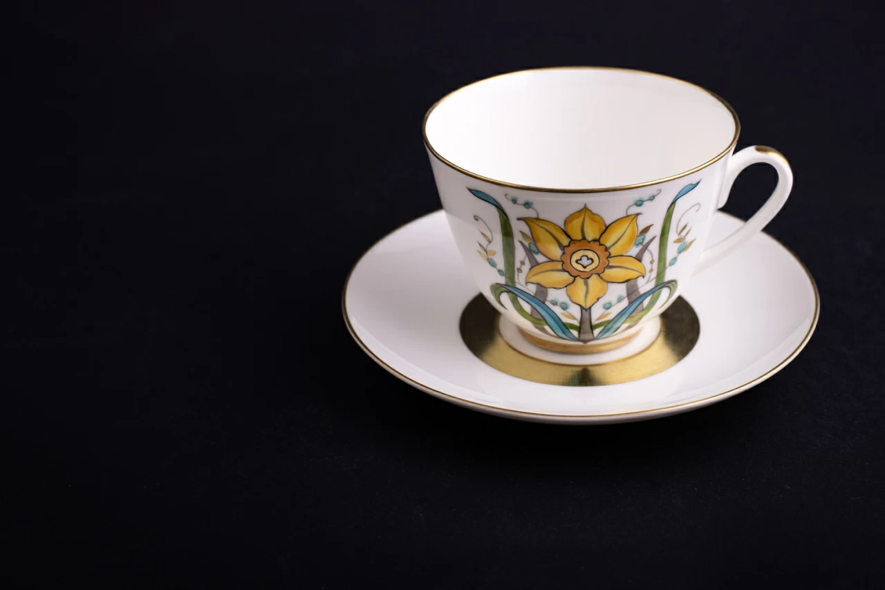 Сервиз чайный форма Весенняя, рисунок Золотой Нарцисс на 6 персон, 20 предметов, арт 61.21040.00.1,  Сервиз чайный форма Весенняя, рисунок Золотой Нарцисс на 6 персон, 20 предметов, арт 61.21040.00.1,