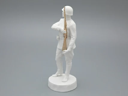 Скульптура Солдат Победы 1945, в подарочной упаковке, Белый бисквит, арт 81.33936.00.1, 