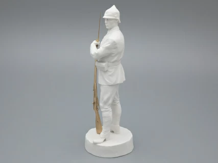 Скульптура Красноармеец Белый, в подарочной упаковке, рисунок Белый бисквит, арт 81.33427.00.1, 