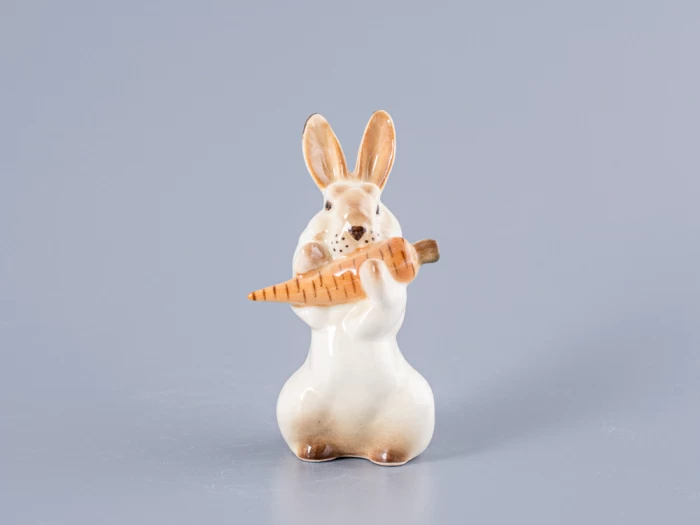 Скульптура Заяц с морковкой № 4 арт. 82.01965.00.1, 