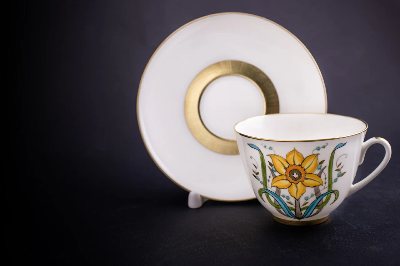 Сервиз чайный форма Весенняя, рисунок Золотой Нарцисс на 6 персон, 20 предметов, арт 61.21040.00.1,  Сервиз чайный форма Весенняя, рисунок Золотой Нарцисс на 6 персон, 20 предметов, арт 61.21040.00.1,