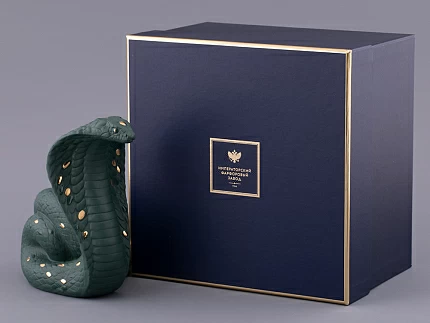 Скульптура форма Кобра, большой размер, в подарочной упаковке, рисунок Нефрит, арт. 81.32913.00.1 Скульптура форма Кобра, большой размер, в подарочной упаковке, рисунок Нефрит, арт. 81.32913.00.1