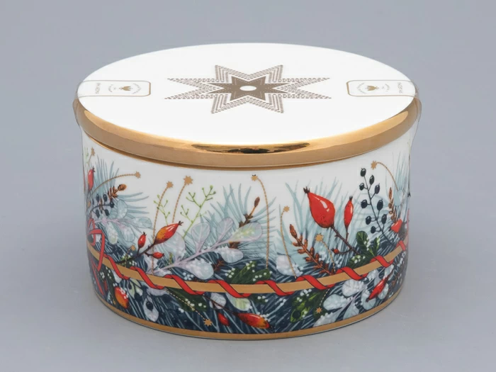 Свеча ароматическая в подарочной упаковке, форма Идиллия рисунок Календа аромат Зимний лес, арт. 81.33153.00.1, 