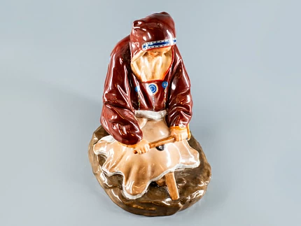 Скульптура Народности России Корякская женщина арт. 82.76796.00.1