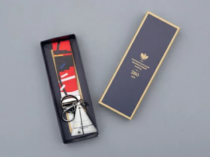 Брелок подвеска в подарочной упаковке, форма Треугольник, рисунок Терракотовые фигуры, арт 81.33237.00.1, 