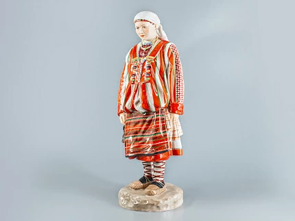 Скульптура Народности России Вотякская женщина арт. 82.66478.00.1