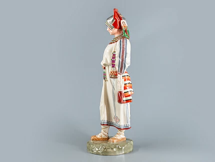 Скульптура Народности России Мордовка племени мокша арт. 82.66477.00.1