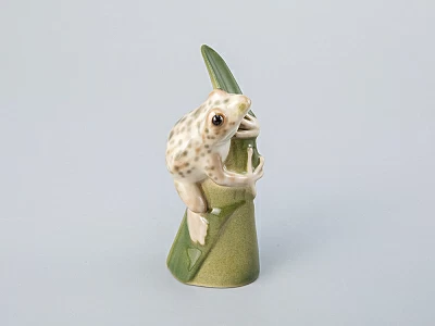 Скульптура Лягушка на листике мраморная арт. 82.63981.00.1