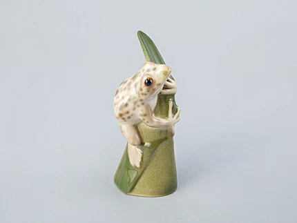 Скульптура Лягушка на листике мраморная арт. 82.63981.00.1