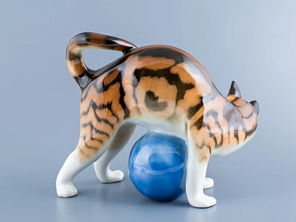 Скульптура форма Кошка с клубком рисунок Мраморный арт. 82.98336.00.1 Скульптура форма Кошка с клубком рисунок Мраморный арт. 82.98336.00.1