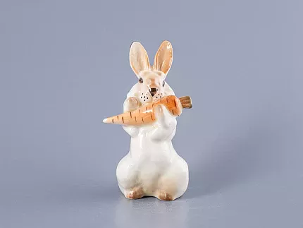Скульптура Заяц с морковкой № 3 арт. 82.01964.00.1