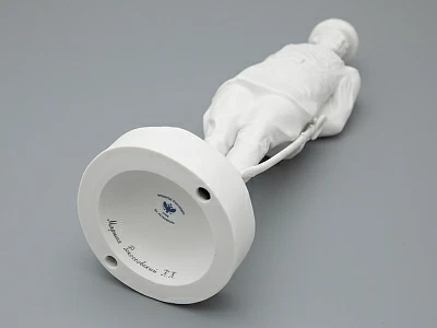 Скульптура Маршал Рокоссовский К.К., в подарочной упаковке, Белый бисквит, арт. 81.33455.00.1 Скульптура Маршал Рокоссовский К.К., в подарочной упаковке, Белый бисквит, арт. 81.33455.00.1