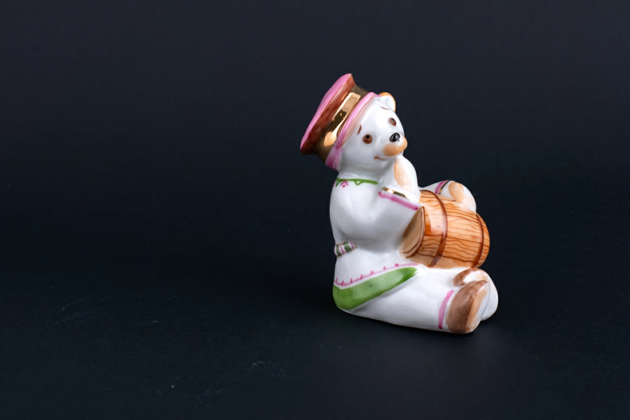 Скульптура Медвежонок с бочонком, рисунок Сластена, арт 62.10195.00.5,  Скульптура Медвежонок с бочонком, рисунок Сластена, арт 62.10195.00.5,