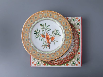 Тарелка декоративная 270 мм в подарочной упаковке форма Европейская рисунок Облепиха сибирская, арт. 81.33947.00.1