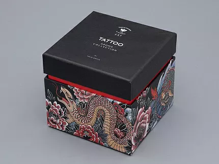 Свеча ароматическая в подарочной упаковке, форма tоp, рисунок TATTOO SERPENTA аромат Северное сияние, арт. 81.32802.00.1