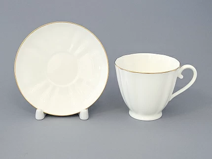 Чашка с блюдцем чайная 200 мл форма Гвоздика рисунок Золотой кантик арт. 81.13929.00.1 Чашка с блюдцем чайная 200 мл форма Гвоздика рисунок Золотой кантик арт. 81.13929.00.1