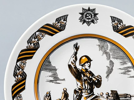 Декоративная тарелка 150 мм форма Гладкая рисунок Офицер артиллерии арт. 80.81720.00.1 Декоративная тарелка 150 мм форма Гладкая рисунок Офицер артиллерии арт. 80.81720.00.1