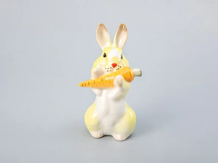 Скульптура форма Заяц с морковкой 2 рисунок Желтый арт. 82.97965.00.1, 
