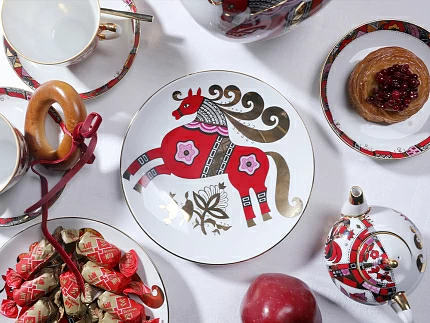 Декоративная тарелка 195 мм, форма Эллипс, рисунок Красный конь, арт 80.89344.00.1 Декоративная тарелка 195 мм, форма Эллипс, рисунок Красный конь, арт 80.89344.00.1