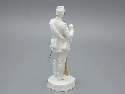 Скульптура Рядовой русской пехоты эпохи Александра II, в подарочной упаковке, рисунок Белый бисквит, арт 81.33425.00.1