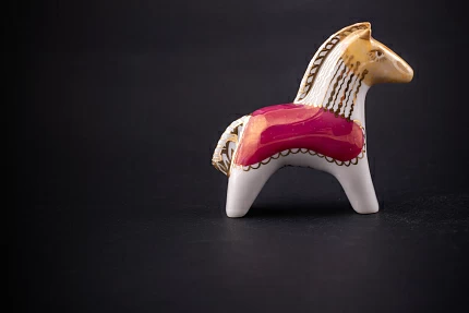 Скульптура на форме Лошадь, Клубничный абрикос, арт 62.21208.00.1