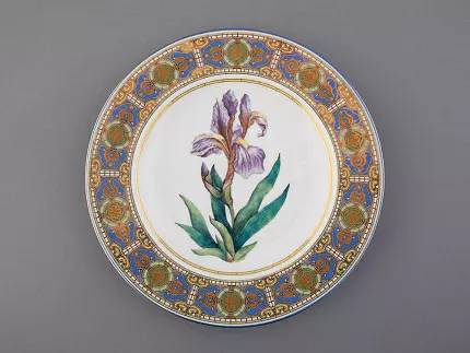 Тарелка декоративная 270 мм в подарочной упаковке, форма Европейская, рисунок Нежный Ирис, арт. 81.32770.00.1