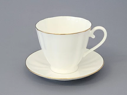 Чашка с блюдцем чайная 200 мл форма Гвоздика рисунок Золотой кантик арт. 81.13929.00.1 Чашка с блюдцем чайная 200 мл форма Гвоздика рисунок Золотой кантик арт. 81.13929.00.1