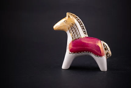 Скульптура на форме Лошадь, Клубничный абрикос, арт 62.21208.00.1