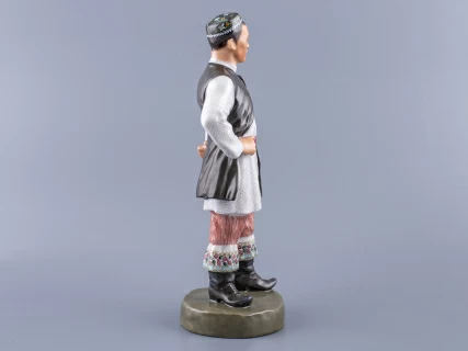 Скульптура Народност России малого размера, Татарин Казанский, арт 82.99368.00.1, 