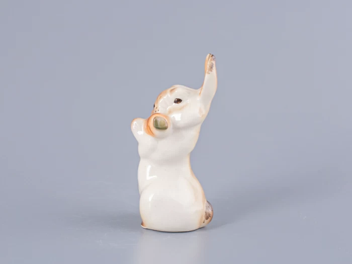 Скульптура Заяц с морковкой № 4 арт. 82.01965.00.1, 