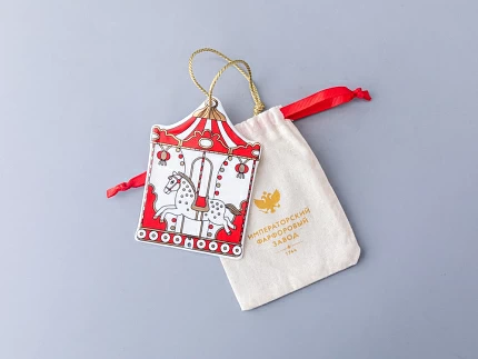 Елочные игрушки 5шт в подарочной упаковке, рисунок Гранд цирк, арт 81.34385.00.1 Елочные игрушки 5шт в подарочной упаковке, рисунок Гранд цирк, арт 81.34385.00.1